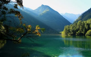 Картинка Китай, деревья, ветки, горы, озеро, красота, Jiuzhaigou National Park, солнце