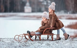 Картинка зима, природа, девочки, санки, дети, снег, близнецы, сестрёнки