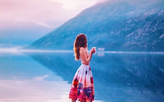 Картинка девушка, Кристина Макеева, кружка, озеро, горы, юбка, настроение