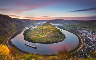 Картинка река Мозель, Бремм, осень, баржа, горы, природа, Германия, Рейнланд-Пфальц