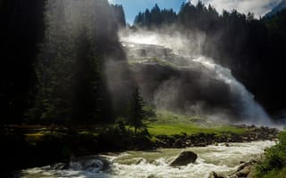 Картинка зелень, лес, горы, туман, река, свет, вода, темный