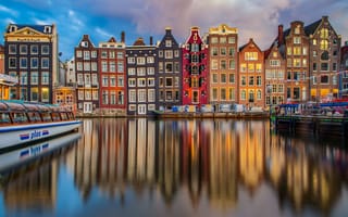 Картинка отражение, Damrak, здания, Дамрак, Netherlands, дома, канал, Амстердам, Нидерланды, Amsterdam, теплоход