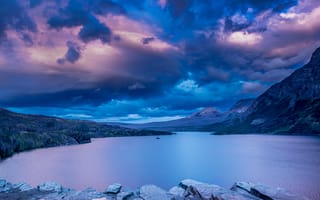 Картинка небо, облака, Скалистые горы, Saint Mary Lake, Glacier National Park, Montana, Монтана, озеро, Национальный парк Глейшер, Rocky Mountains, Озеро Святой Марии, горы