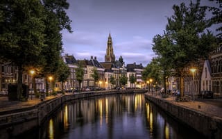 Картинка город, канал, освещение, здания, вечер, Гронинген, Голландия, Нидерланды, дома