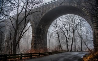 Обои дорога, туман, мост