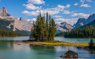 Картинка Маленький остров, провинция Альберта, Канада, Национальный парк Джаспер, озеро Малигн, Скалистые горы