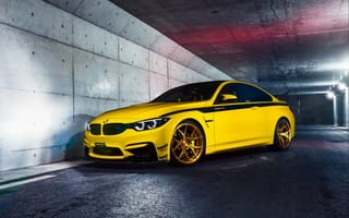 Картинка БМВ М4, BMW, немецкие спортивные автмообили, тюнинг бмв, желтое спортивное купе, Ф82, F82, 2018