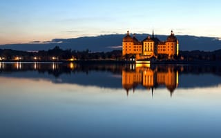 Обои Германия, замок, Дрезден, Moritzburg Castle, река, ночь, огни, вода, город, Замок Морицбург