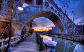 Картинка филадельфия, отражение, канал, фонарь, набережная, вечер, сша, опора, мост, арка