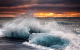 Картинка Исландия, лёд, небо, брызги, облака, осень, пляж, утро, волны