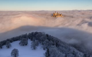 Картинка замок, небо, иней, туман, зима, деревья, облака
