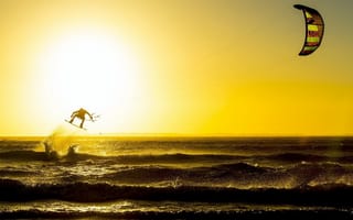 Картинка кайтсерфинг, пейзаж, закат, море, спорт, приключение, вода