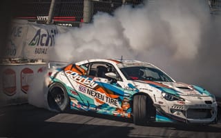 Картинка автомобиль, дрифт, гонки, дым, спорт, тюнинг, скорость