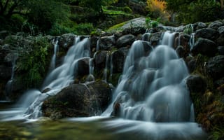 Картинка водопад, природа, камни, поток, зелень, пейзаж, осень