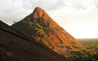 Картинка гора, природа, пейзаж, закат, скала, зелень, ландшафт