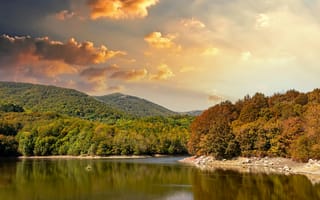 Картинка природа, пейзаж, озеро, горы, осень, небо, деревья, отражение, закат, мир