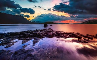 Картинка пейзаж, закат, вода, горы, камни, небо, отражение