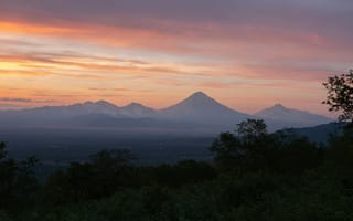 Картинка горы, закат, природа, пейзаж, вулкан, небо, лес