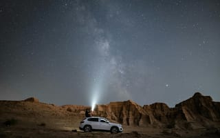 Картинка галактика, ночное небо, автомобиль, пейзаж, звезды, пустыня, приключение