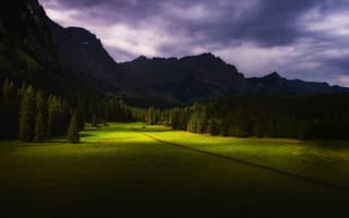 Картинка пейзаж, горы, лес, природа, облака, свет, долина