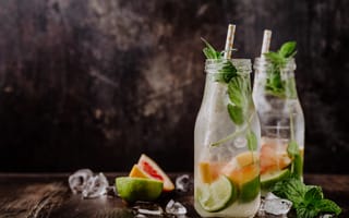 Картинка напитки, освежающий, лимон, мята, лед, фрукты, стеклянные бутылки, лето, коктейль, декор