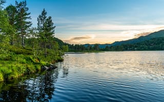 Картинка озеро, природа, пейзаж, деревья, небо, вода, горы, лето, отражение, спокойствие
