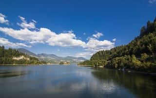 Картинка природа, озеро, горы, небо, облака, лес, пейзаж