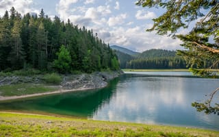 Картинка озеро, природа, лес, горы, пейзаж, вода, небо, отдых, лето, зеленый