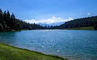 Картинка озеро, природа, горы, небо, лес, пейзаж, вода, лето, отдых, солнце