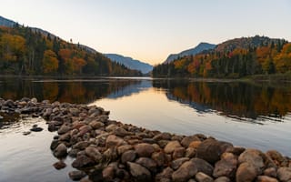 Картинка природа, река, осень, горы, пейзаж, отражение, камни, лес, спокойствие, водоем