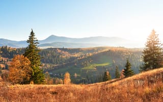 Картинка пейзаж, горы, осень, природа, деревья, солнце, долина, красота, мир, отдых