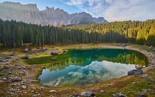 Картинка природа, озеро, горы, лес, отражение, пейзаж, камни, небо