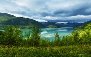 Картинка природа, озеро, горы, пейзаж, небо, растительность, отражение