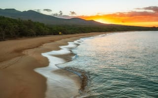 Картинка пляж, закат, море, природа, пейзаж, горы, песок, водная гладь, отдых, лето
