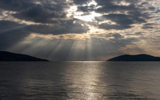 Картинка море, облака, свет, природа, пейзаж, горы, закат