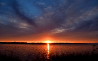 Картинка закат, озеро, природа, небо, пейзаж, водная гладь, облака