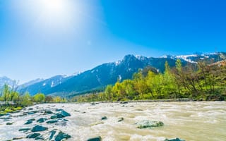 Картинка река, горы, природа, солнце, вода, пейзаж, лето, зелень