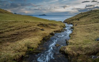 Картинка природа, пейзаж, река, горы, море, трава, облака