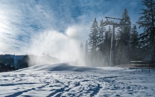 Картинка зима, снег, горнолыжный курорт, пейзаж, деревья, небо, лыжи