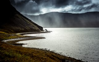 Картинка природа, пейзаж, горы, вода, облака, мрак, путь