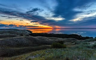 Картинка закат, природа, озеро, пейзаж, небо, горы, гладь воды