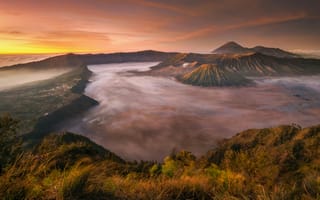 Картинка горы, пейзаж, закат, природа, вулкан, туман, индонезия, красота, обои, пейзажный