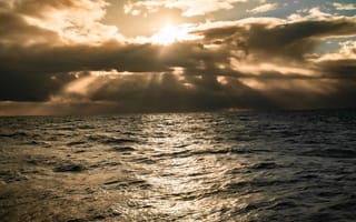 Картинка море, закат, облака, свет, природа, пейзаж, вода, океан, красота, спокойствие