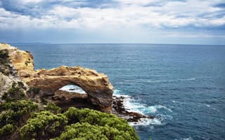 Картинка море, скала, пейзаж, природа, облака, арка, отдых