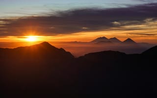 Картинка закат, горы, природа, пейзаж, небо, солнце, туман