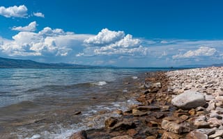 Картинка озеро, камни, небо, облака, вода, пейзаж, природа, лето, отдых