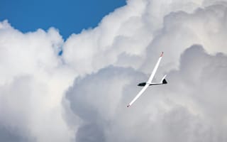 Картинка самолет, облака, небо, полет, гладкий, пейзаж, спорт