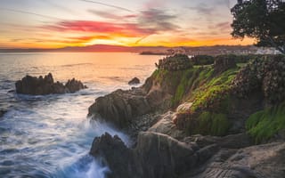 Картинка закат, море, скалы, природа, пейзаж, водопад, деревья