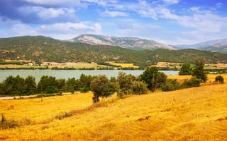 Картинка пейзаж, природа, горы, озеро, лето, зеленый, поле