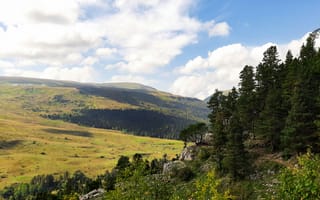 Картинка природа, пейзаж, горы, лес, небо, зелень, осень